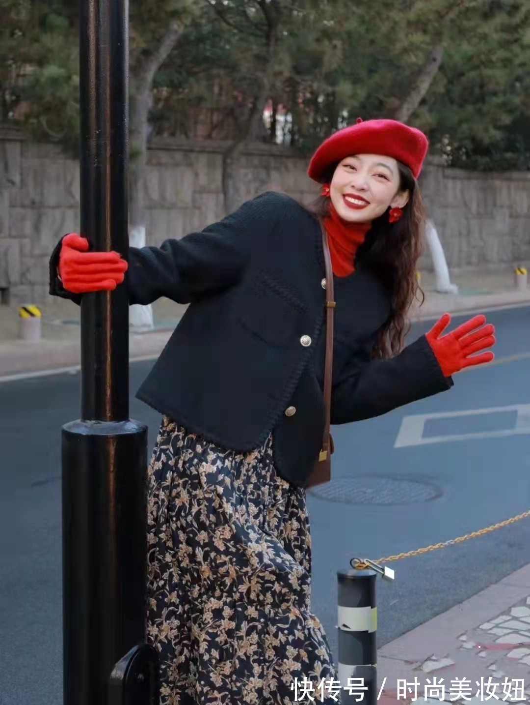 养眼 新年就是要“红红火火”,看这些气质穿搭太养眼,照穿美炸了