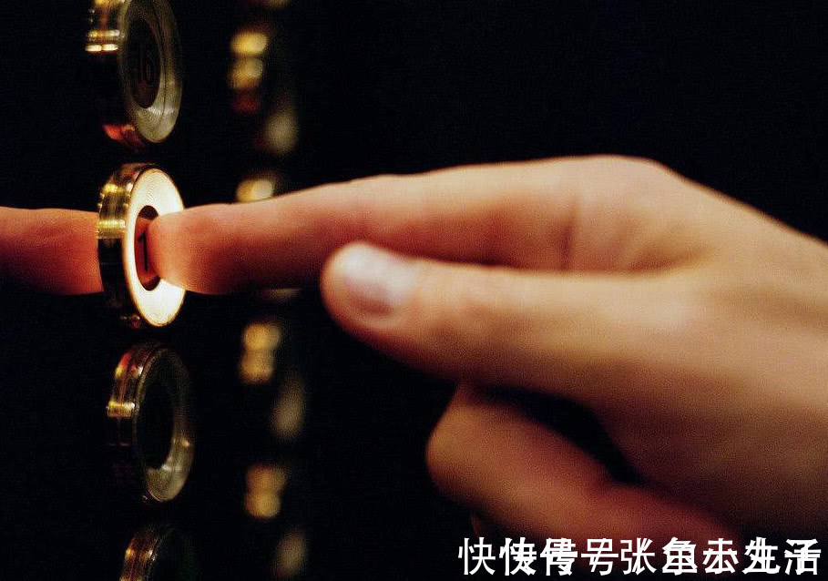 售楼|买房时,选“顶层”还是“中高层”?听售楼经理一番话,点醒了我