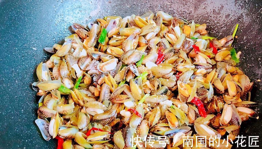 鱼露|立秋前后，别不懂吃，小小个不起眼的当下最肥嫩，炒炒比肉香