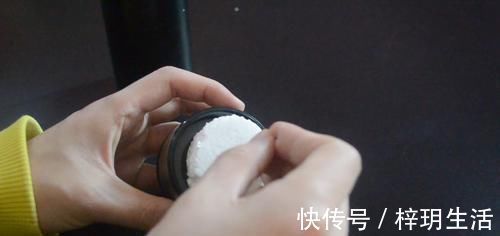 家里有保温杯的要留意, 我也是刚知道, 看完抓紧告诉家里人还不迟