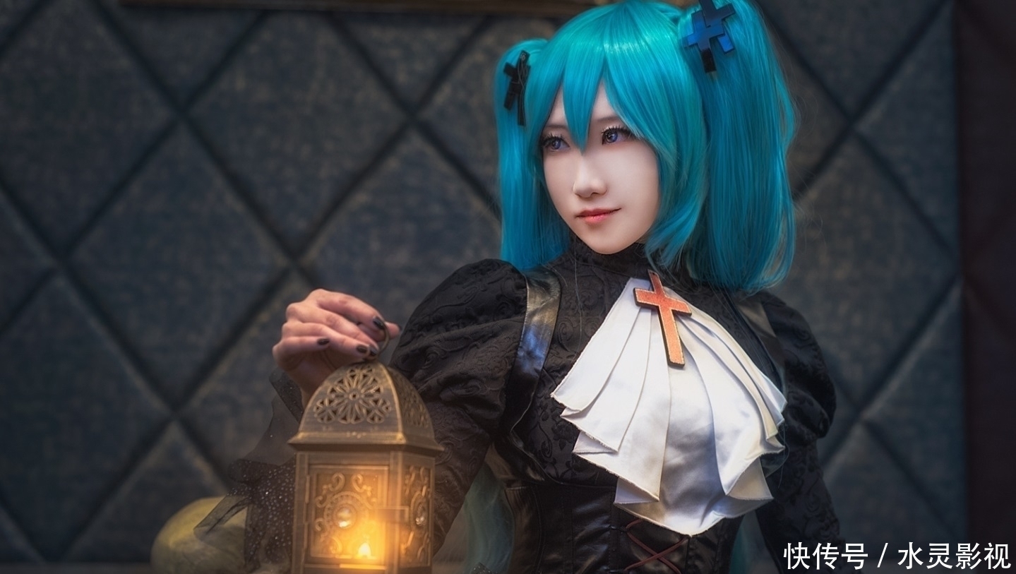 吸血鬼Cos|同样是吸血鬼Cos,差距能有多大,萝莉吸血鬼吸睛,初音认真的吗?