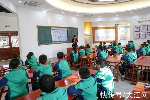 孩子们|大学校长给小学生授课 中医药文化走进红谷滩区碟子湖学校