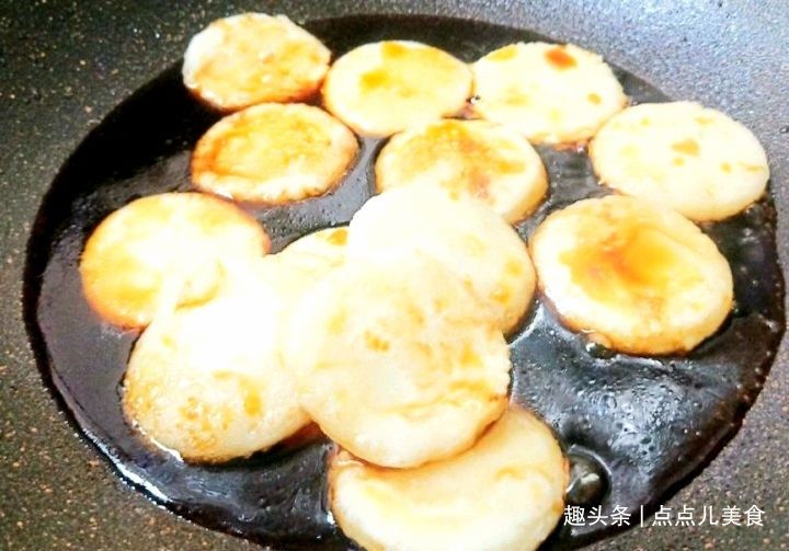 三勺红糖一碗糯米粉，教你做出软糯香甜的糯米糍，比粽子好吃