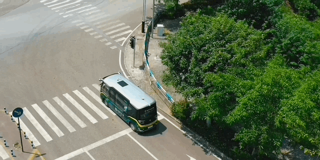 大市场|无锡闹市无人车，大爷大妈抢着坐