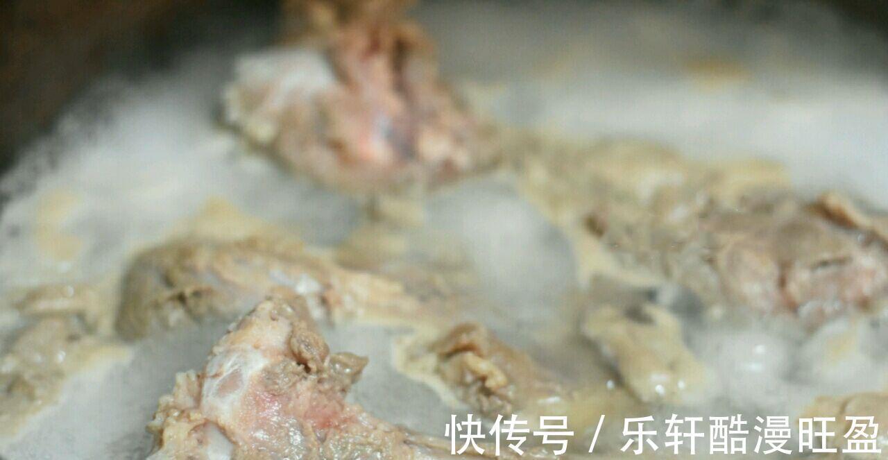 动物性|不管炖什么骨头汤,记住“3步骤2不放”,汤白味鲜,关键还不腥