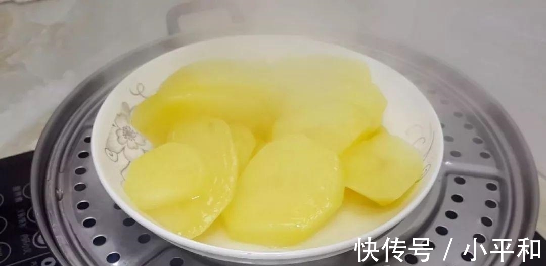 好吃|土豆这样做才好吃, 不用油炸, 比红烧狮子头都好吃, 好吃到流口水