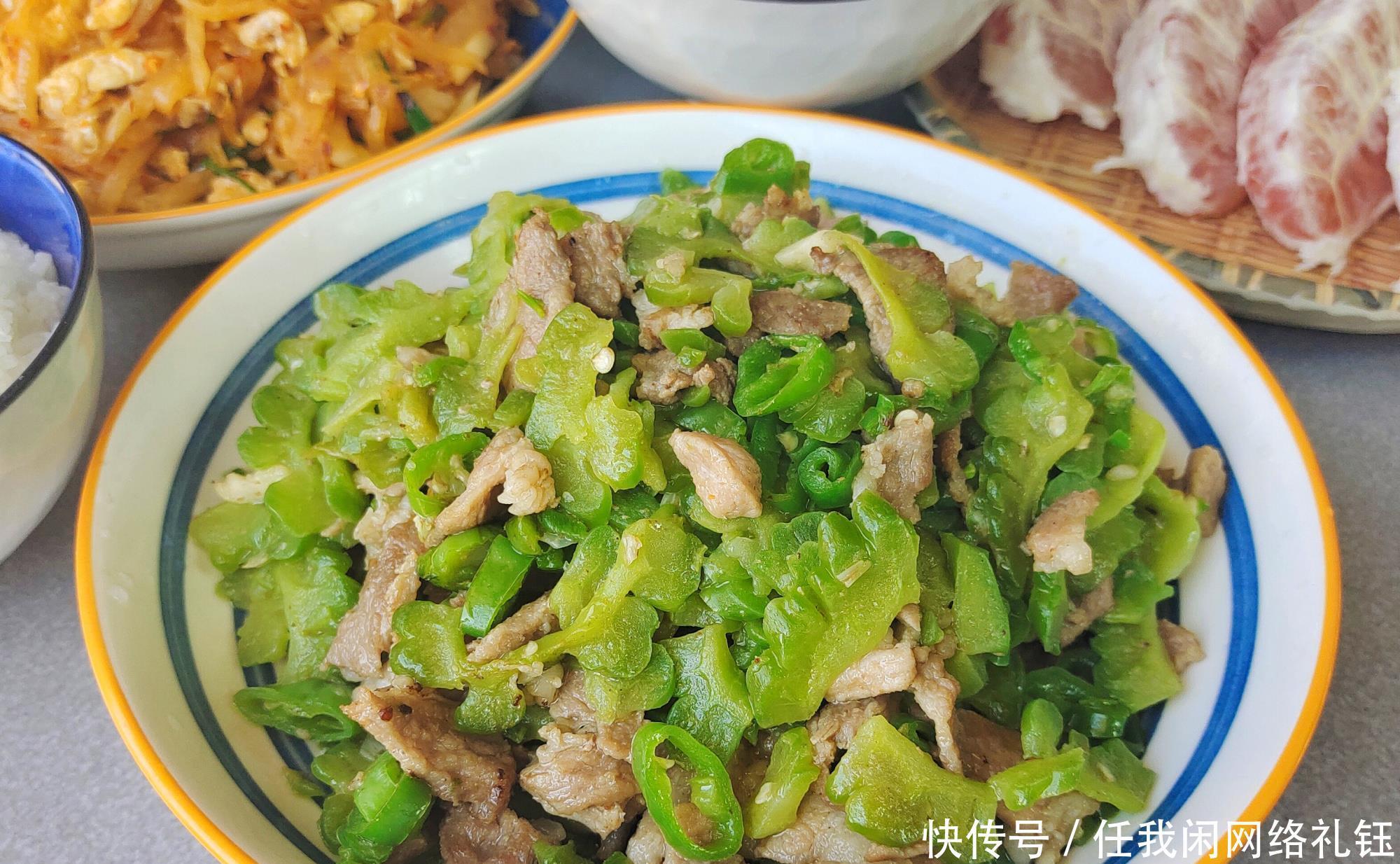 午餐|一家三口午餐,简单的一荤两素,花费少营养好,朋友直夸赞