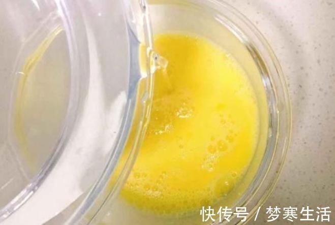 蜂窝状|蒸鸡蛋羹,加热水还是加冷水?大厨教你一招,鲜嫩可口,入口即化