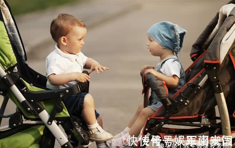 宝宝|1岁宝宝摔下床,奶奶一个大意的举动让娃停止呼吸,父母需重视