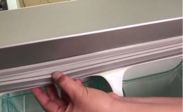 纱布|家里冰箱胶条发霉,别用水擦了!教你1招干净如新!