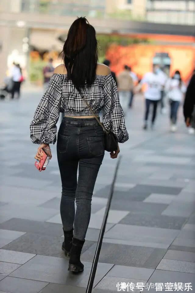 牛仔裤|离开“小白鞋”，牛仔裤还可以这么穿，跟着做显瘦又时髦