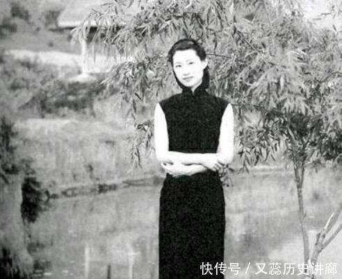发妻|此女是张学良发妻,苦等张学良50余载,死后墓碑上刻上15字