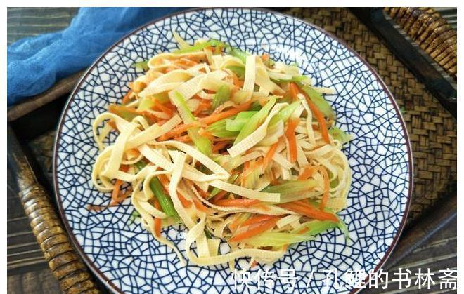 胡萝卜|豆腐皮原来这么好吃，详细做法教给你，这样做比肉都香