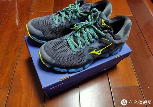 跑者|五大进口品牌,六大国产品牌,16款秋季适合入门跑者的跑鞋他推荐与分析。