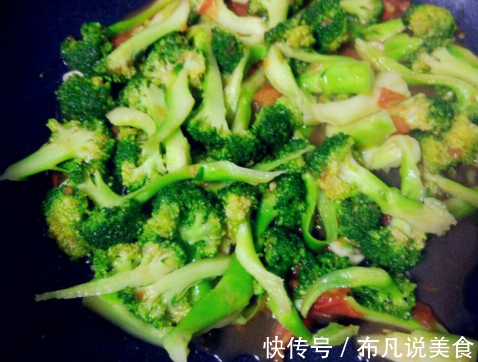 西兰花的新做法，只需筷子搅一搅，美味营养，色香味俱全！