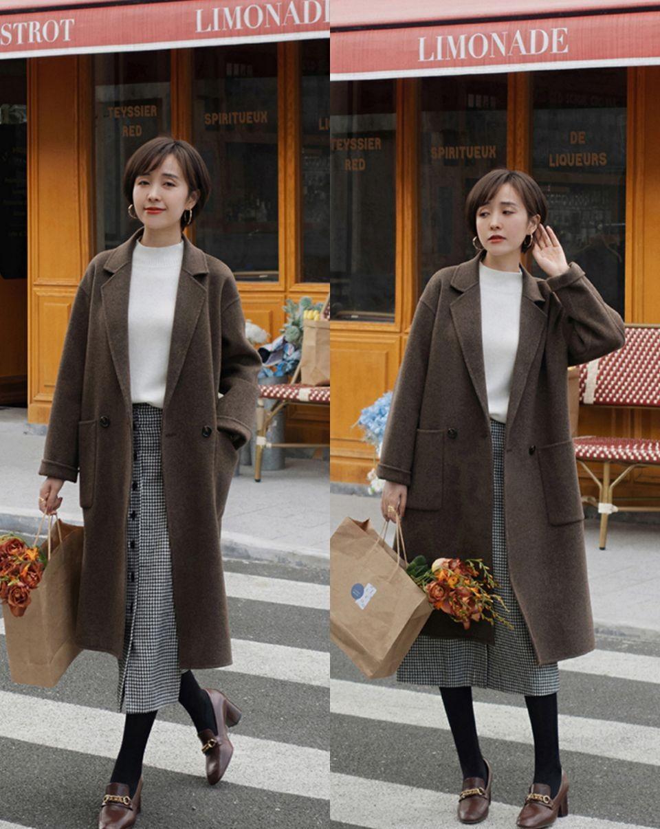 减龄 大衣下面别总配裤子，今年更流行这样搭，40岁女人穿减龄又洋气