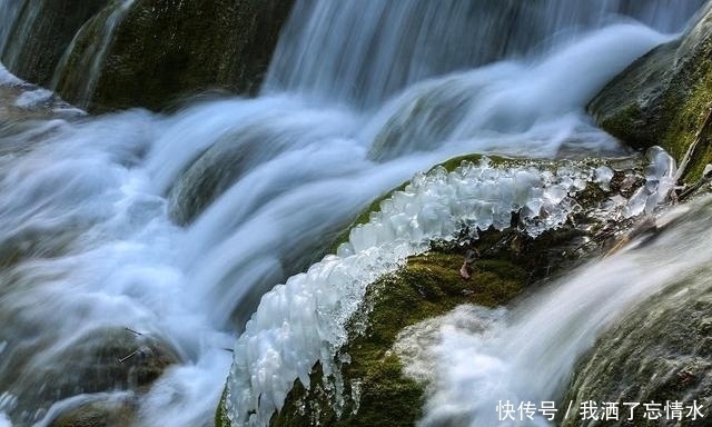 九寨沟惊现蓝色冰瀑，犹如童话仙境