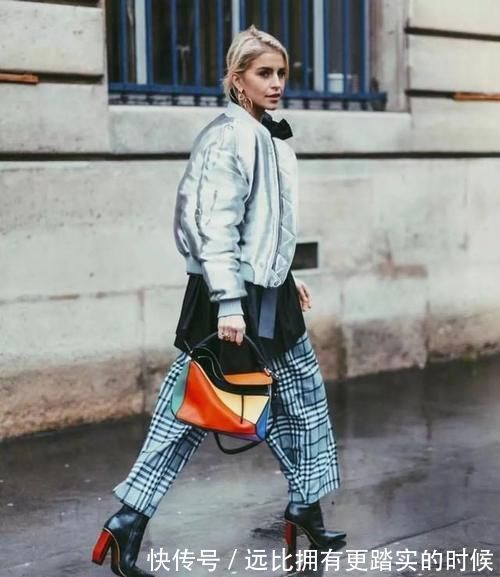 饱和度|不管是大衣还是羽绒服,尽量别穿这3个“颜色”,不耐看也不耐穿