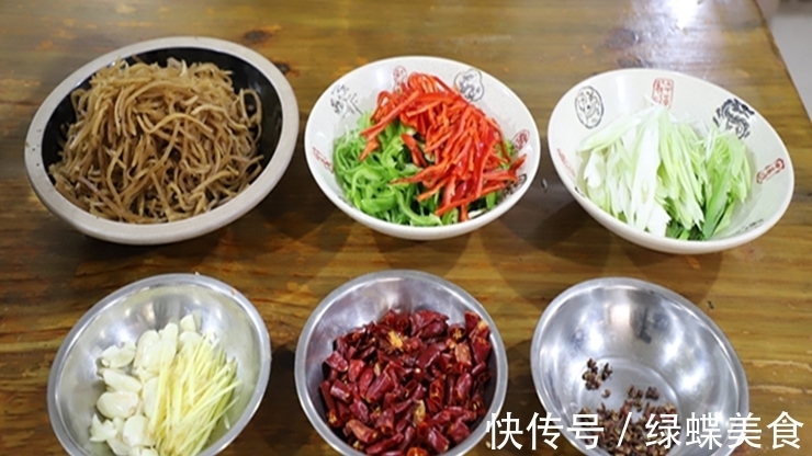 大葱丝|夏天绝不错过这道菜，制作简单，开胃下饭，比大鱼大肉受欢迎