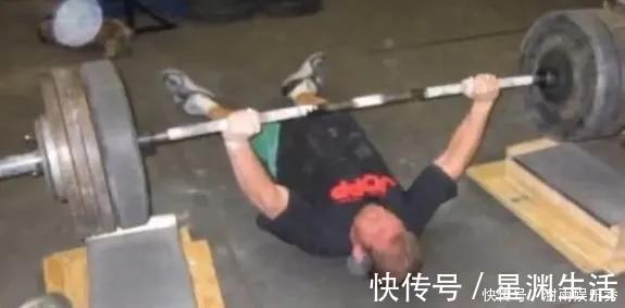 三頭肌|100年前最好的練胸動作之一，現在無人問津，非常遺憾