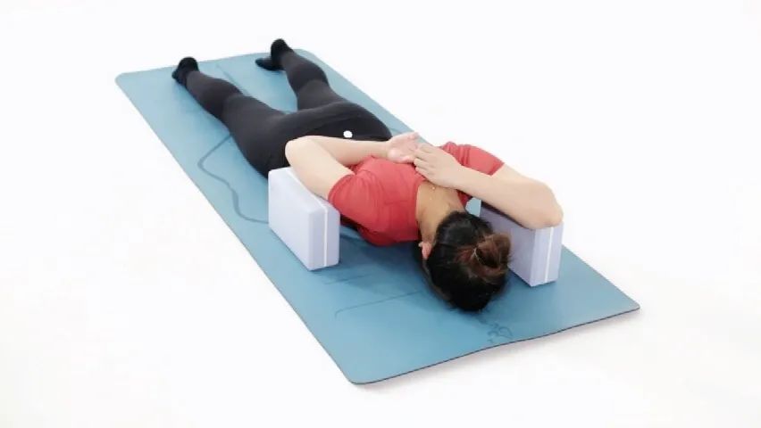 关节|她练了半个月的乌龟趴,小肚子没了,斑也没了,皮肤光滑简直变了