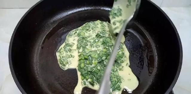 早餐新吃法,不发面不揉面,比包饺子好吃百倍,越吃越想吃太香了