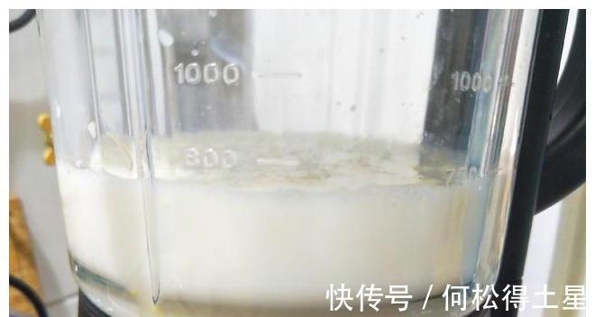 冰糖|破壁机食谱，奶香玉米汁，这样做简单方便，香浓好喝，午餐必备！