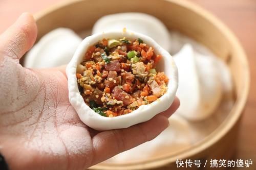 比包子馒头还好吃，外皮有嚼劲，馅料满满，一次吃3个都不过瘾！