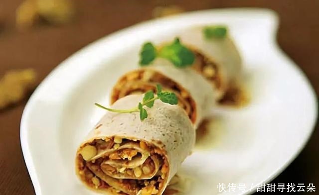 7种春卷家常做法,卷一卷就搞定,一口吃下太满足,家里孩子抢着吃!