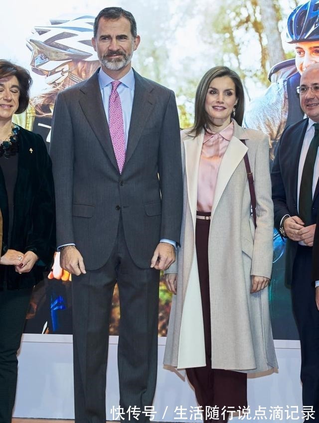 穿搭 降温怎么穿搭西班牙王后抗冻有一套,时尚并不意味着一定露腿!