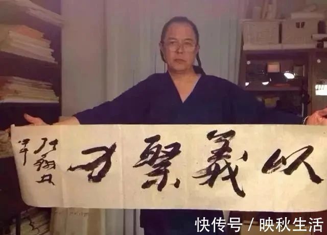 副主席&国际书协副主席张铁林的书法被喷为“一团乱草”,重心不稳,飘忽