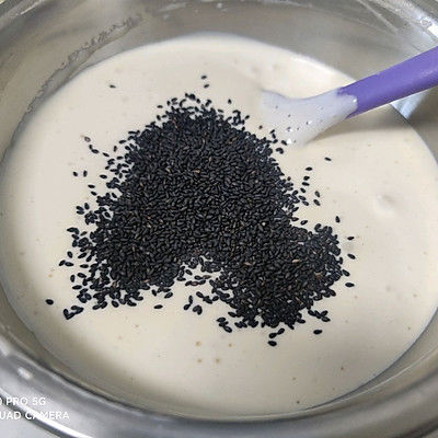 黑芝麻戚风蛋糕