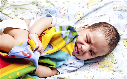 关玲|宝宝握拳头、挥手是为何这五种“暗语”需了解,帮助宝妈读懂娃