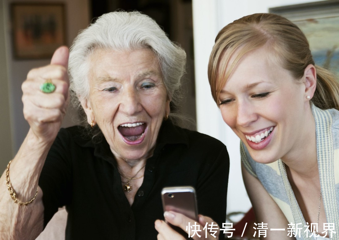 女性|女性开始衰老时，3处会“变大”，2处会“变少”，没有那么恭喜