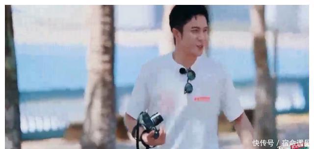 黄轩当店长的综艺,节目形式像《中餐厅》,首期嘉宾王一博变话痨