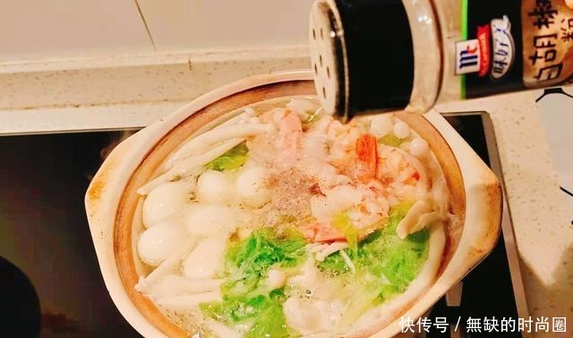 虾仁海鲜菇烧白菜汤，鲜香好喝，多加一种食材，做好后味美更营养