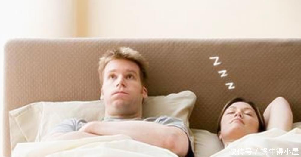 胎儿|女性怀孕后,睡觉时的这个行为,对胎儿发育影响很大,孕妈别大意