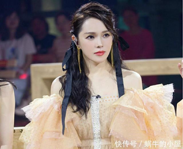 50岁女人不想显老？别留直发！今年换上3种“冻龄卷”，洋气减龄