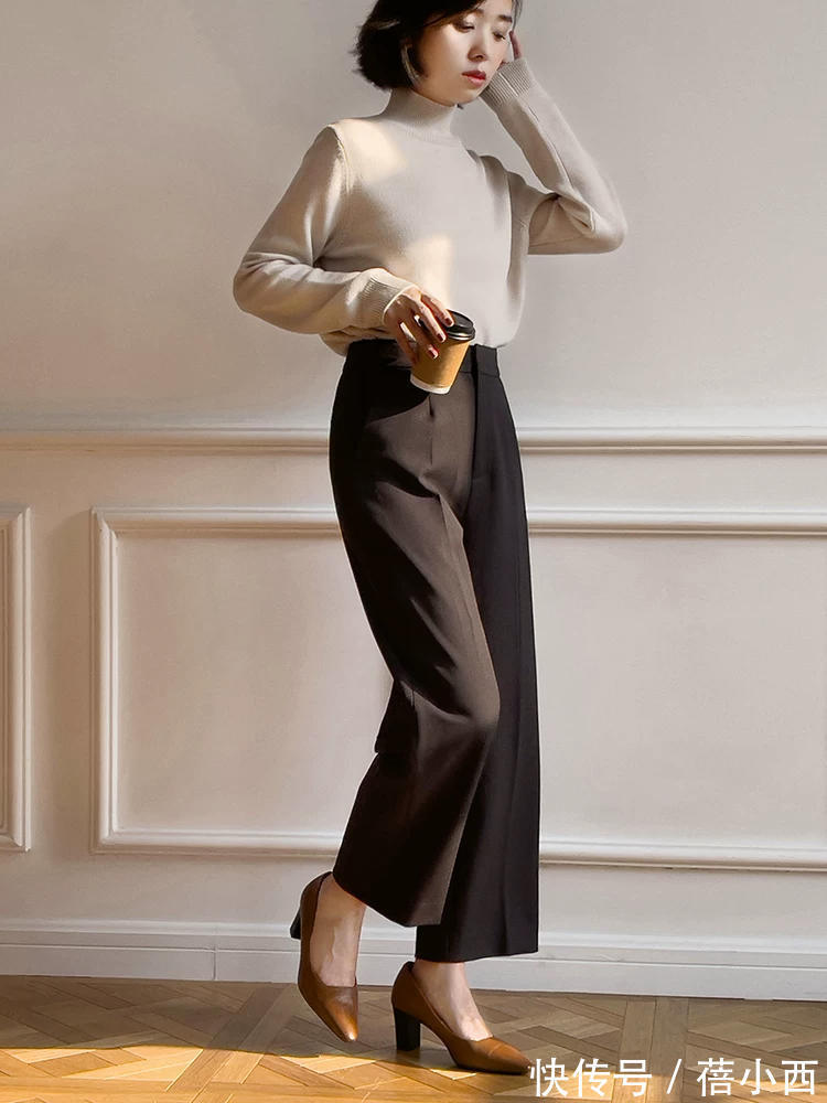 黄黑皮|今年冬天火了一个穿法,叫“毛衣+九分裤”,无论啥身材都能驾驭