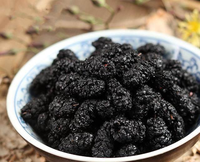 女人經(jīng)期吃點這些,給卵巢洗洗澡,讓你皮膚緊致不顯老