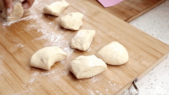 新疆|家庭版“烤包子”,不用发面,皮脆馅香,保证你吃一次就念念不忘