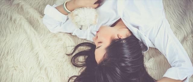 人缘!一个人出现这两个征兆,往往是好运的开始,恭喜了