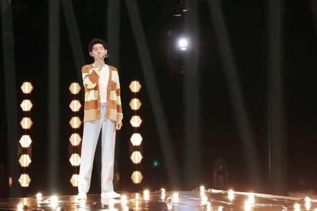 王源|王源《流星也為你落下來了》電視首秀，讓浪漫音樂縈繞耳邊