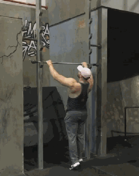 小力王|身高191公分的肌肉男，被誉为“健身界的小力王”，手臂力量强大