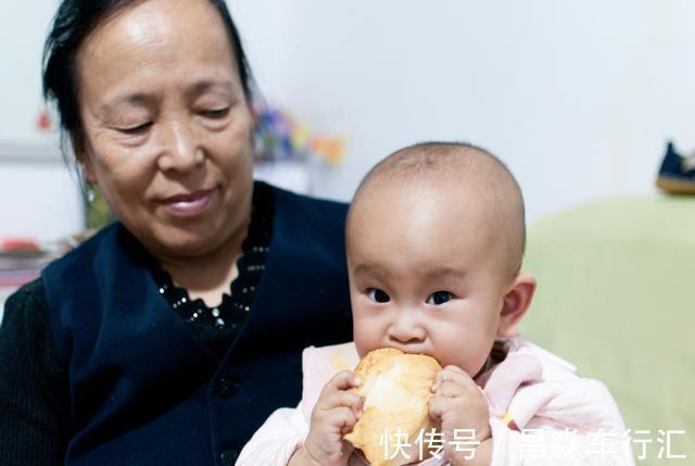 女儿|“生男生女”都一样?20年后差别就出来了,儿女双全的父母沉默了