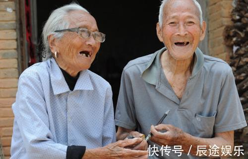 性能力|人到了多少岁就算老人?身体有这5个改变,或预示人在变老