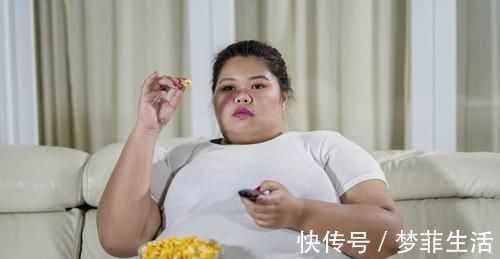 便秘|给便秘的人提个醒：3种食物，越吃肠道越拥堵，劝你尽量少碰