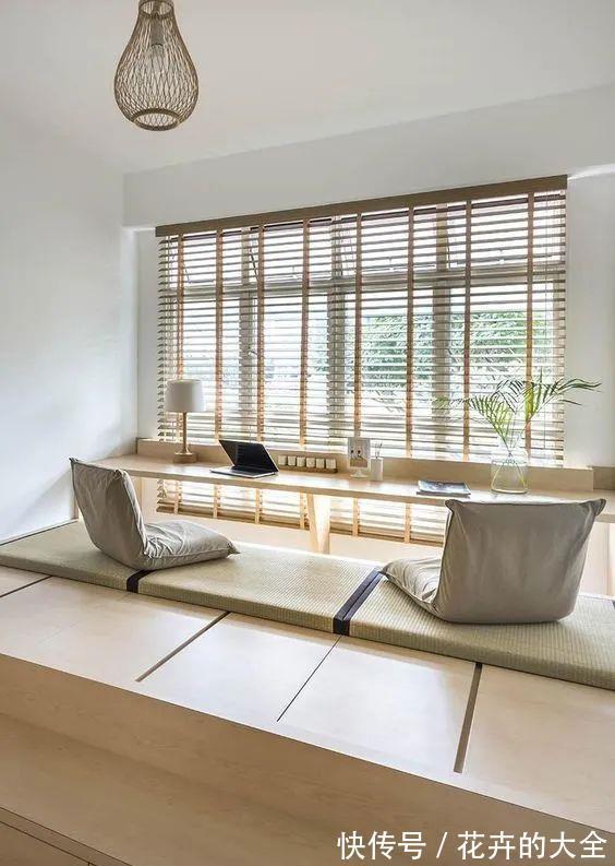 书房|日本又打起了榻榻米的主意，床边加2米长桌面，床上打造双人书房