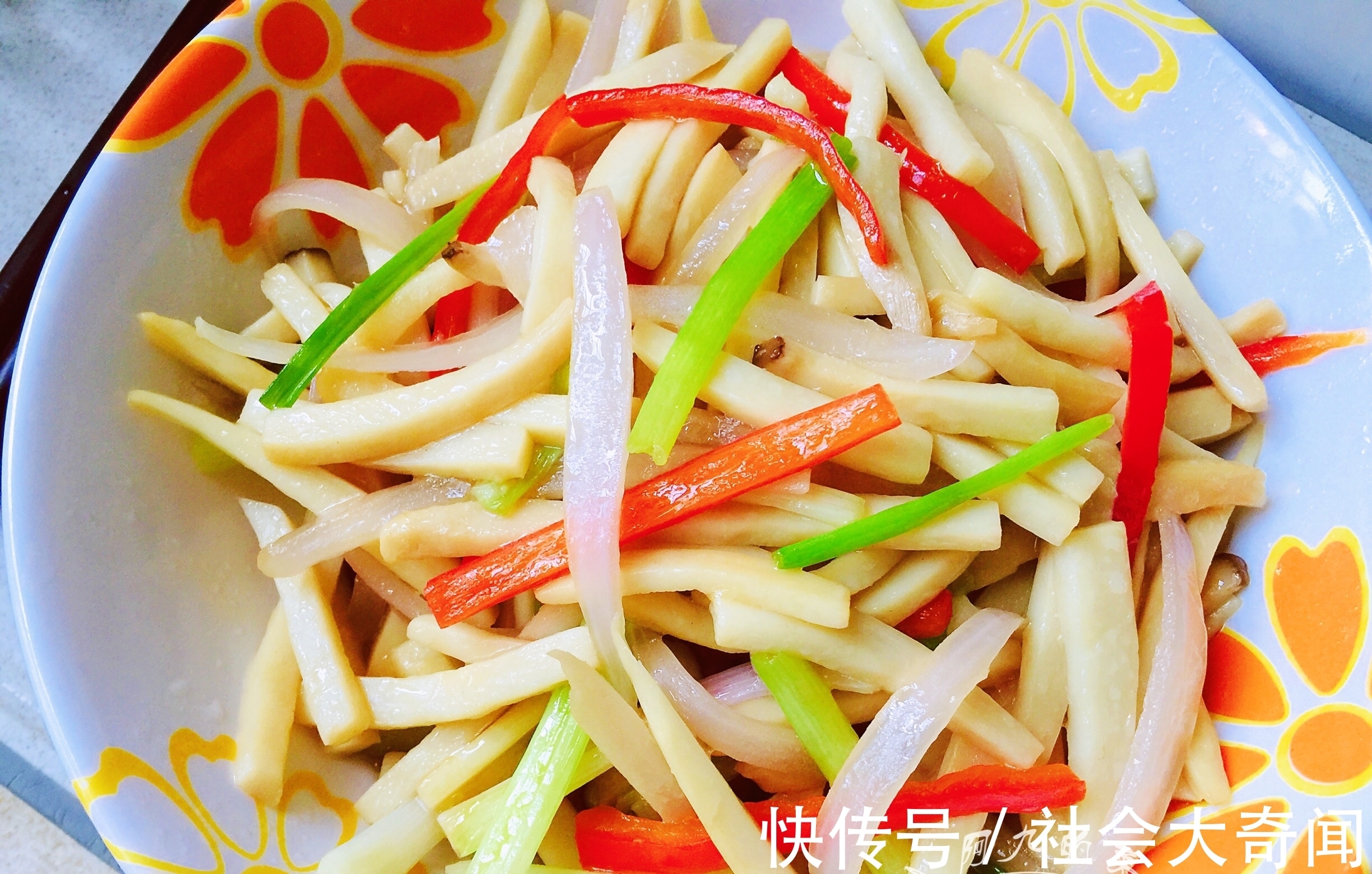 红辣椒|立秋后,这素菜别忘了给家人吃,不放肉也很香,立秋吃它很营养