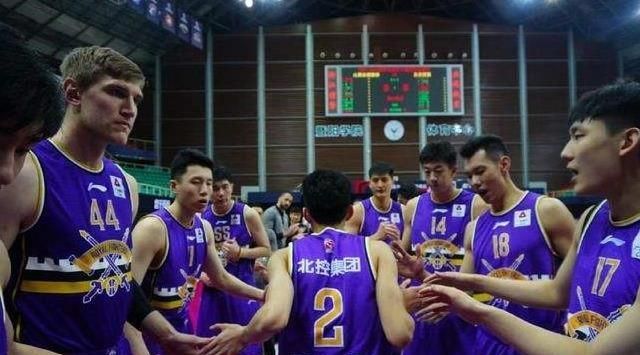 佛山男篮|马布里,引来强援,却被球迷质疑:球队缺什么,你不知道吗